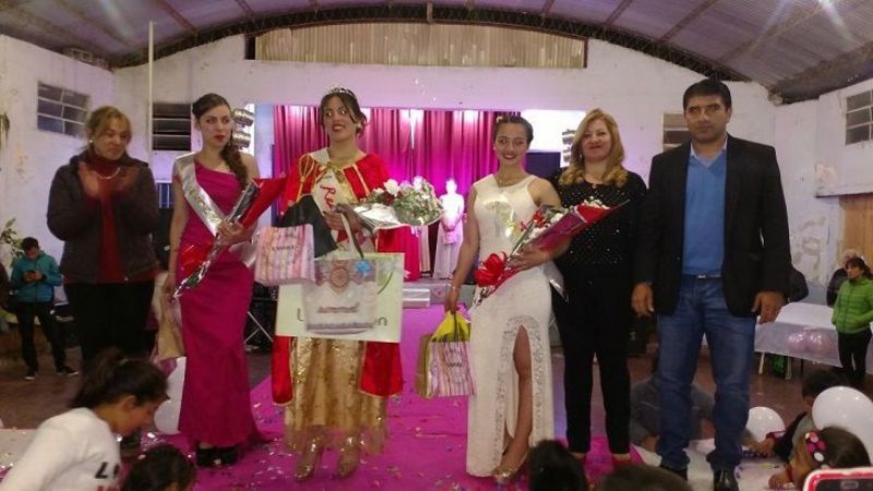 Paclín tiene su reina de los estudiantes