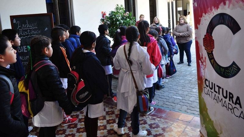 Niños de Valle Viejo visitaron el Archivo Histórico