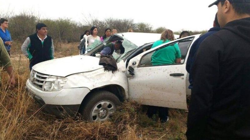 Matrimonio cordobés volcó en la ruta 157