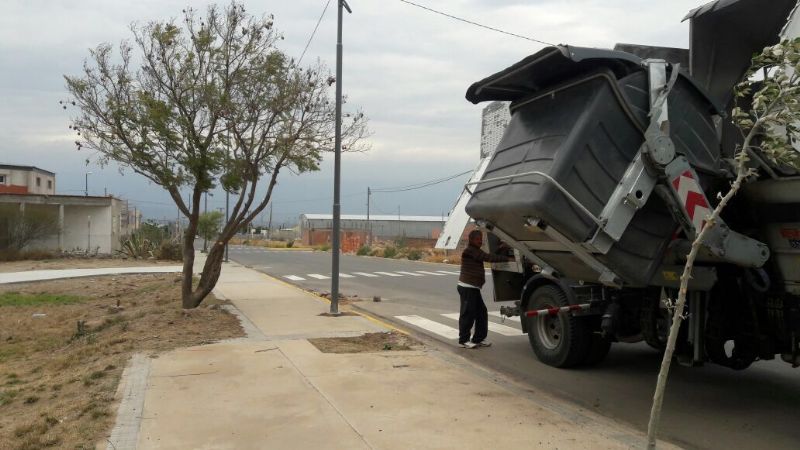 Se están instalando 300 nuevos contenedores en la Capital