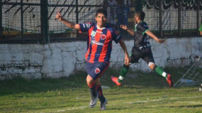 “Tesho” goleó al CAI (H) y es transitorio puntero