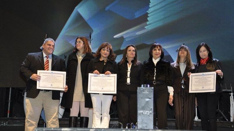 La UNCa reconoció a personalidades, instituciones y programas
