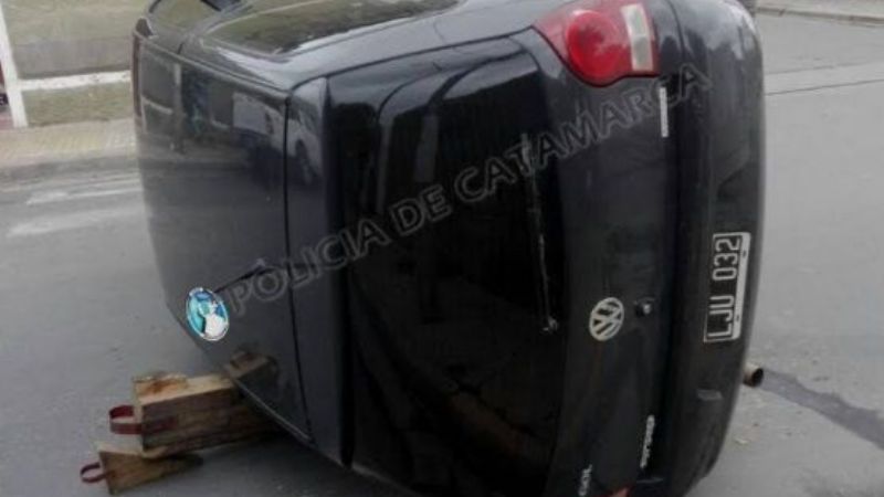 Choque y vuelco en el centro