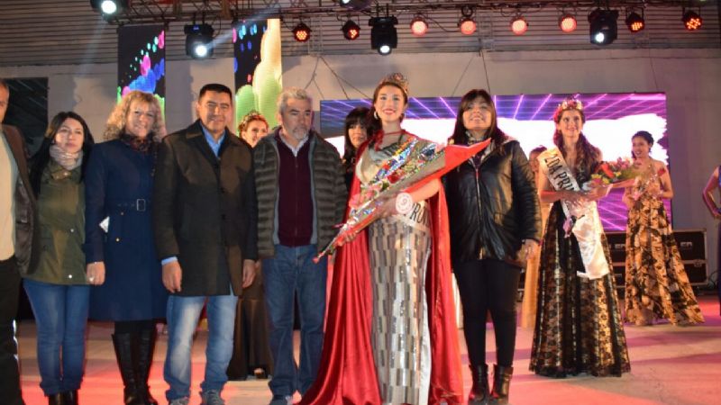 La representante de  La Paz es la nueva Reina de los Estudiantes 2017