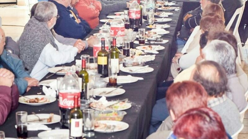 “Ponemos la política al servicio de la gente, no las dádivas”