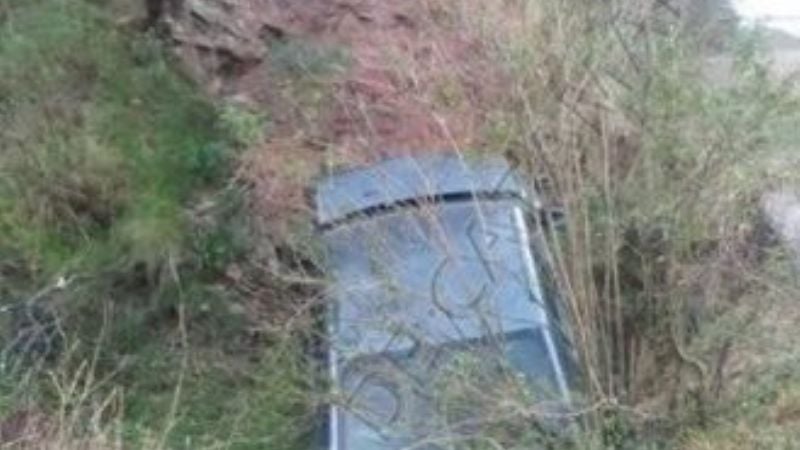 Totoral: chocó contra la ladera y volcó