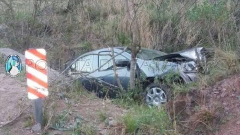 Totoral: chocó contra la ladera y volcó