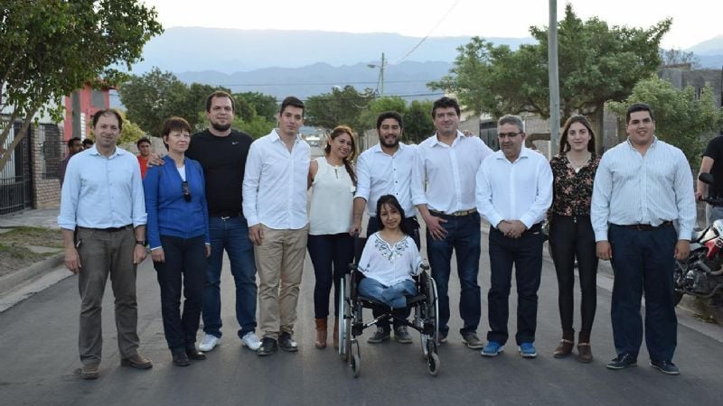 Candidatos del FJPV caminan los barrios