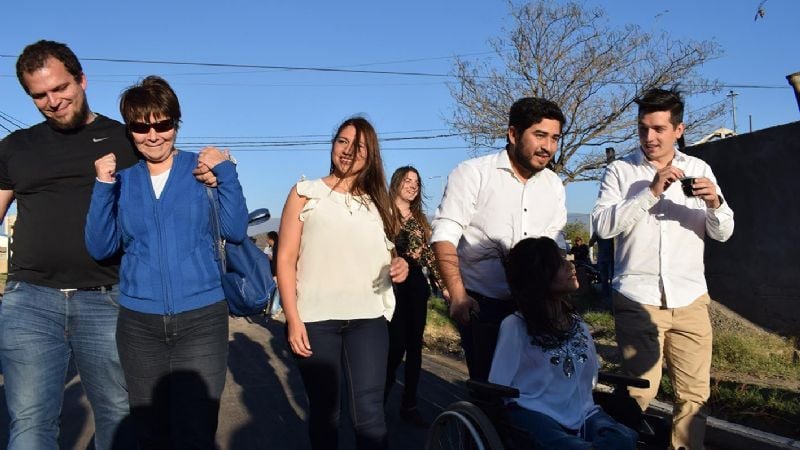 Candidatos del FJPV caminan los barrios