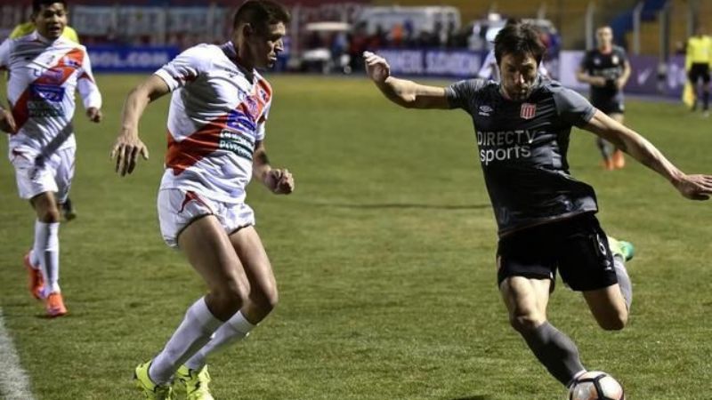 Estudiantes con  Nacional en juego a todo o nada