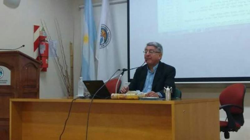 Destacada conferencia sobre el texto bíblico en la universidad