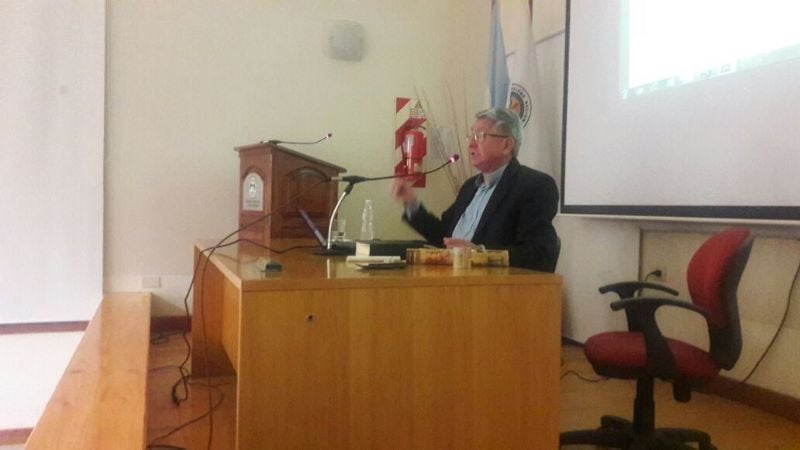 Destacada conferencia sobre el texto bíblico en la universidad