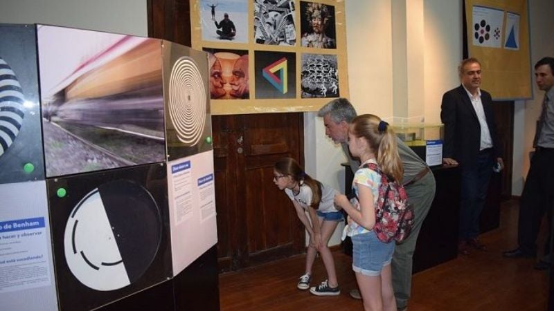 Chicos y grandes ya disfrutan de la muestra interactiva de ciencia "Prohibido no tocar"