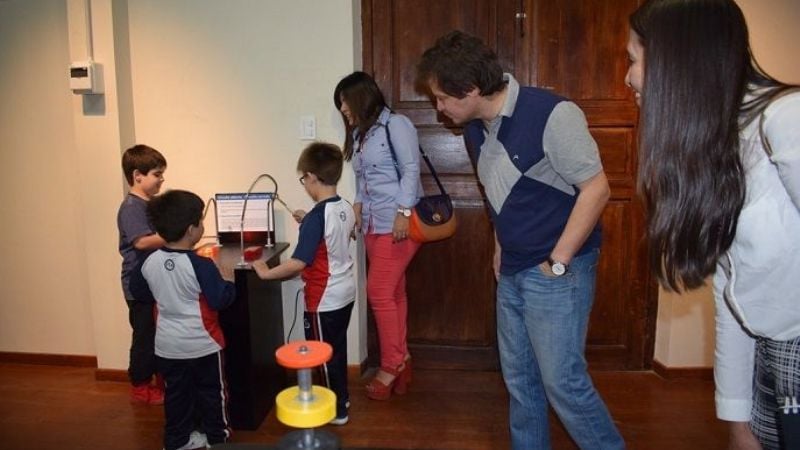 Chicos y grandes ya disfrutan de la muestra interactiva de ciencia "Prohibido no tocar"