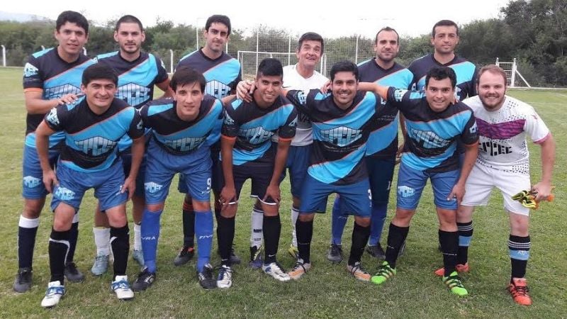 Los “Profes” mandan en el Clausura de Única