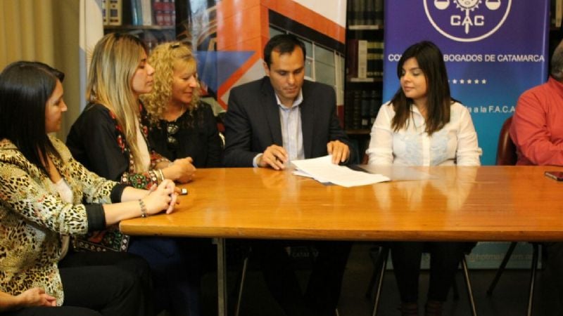 Convenio entre la Residencia Universitaria y el Colegio de Abogados