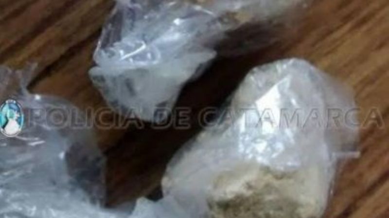 Le descubren que llevaba pasta base