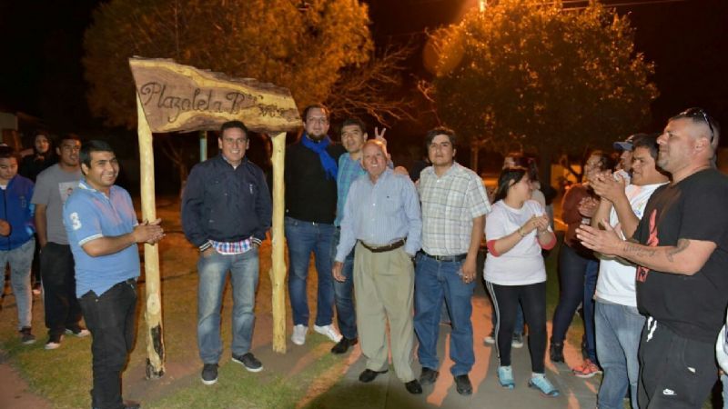 Cordero lanzó su campaña con una caminata por barrios de La Merced