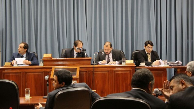 Concejales aprobaron la creación de jefaturas y adicionales