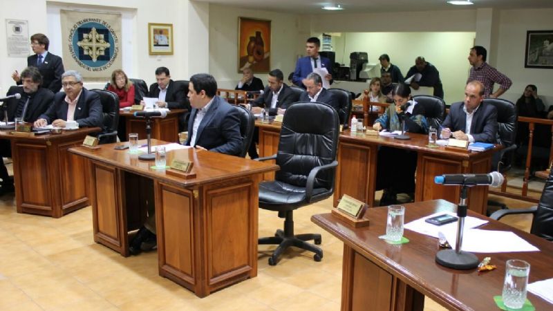 Concejales aprobaron la creación de jefaturas y adicionales