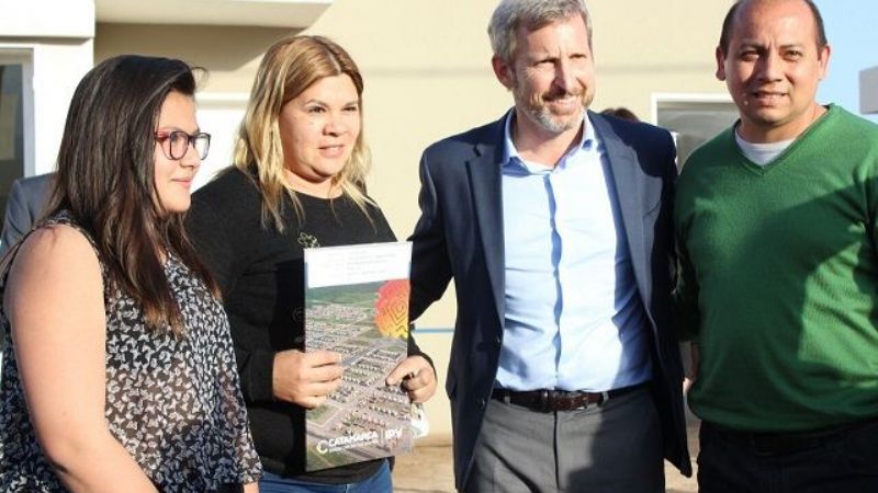 “No hay acto que me conmueva tanto como la entrega de viviendas”