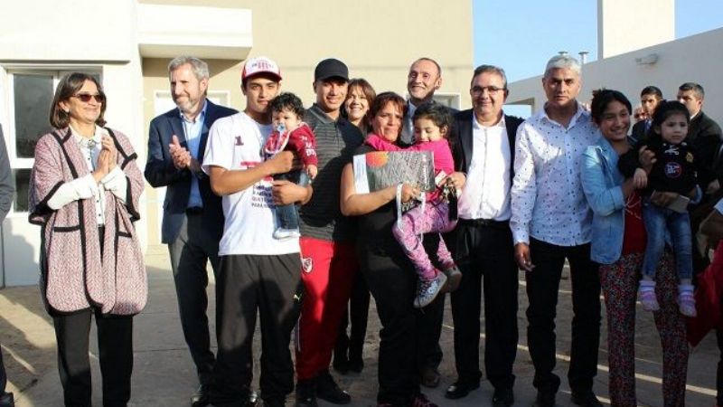 “No hay acto que me conmueva tanto como la entrega de viviendas”