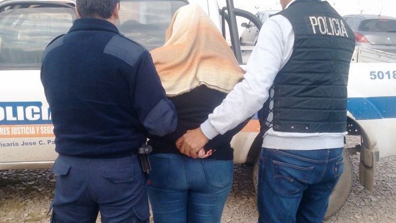 Joven mamá terminó presa por pegarle a su hija de 3 meses