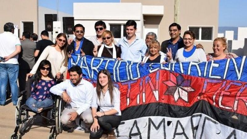 Los candidatos a concejales, junto a la Gobernadora en Valle Chico