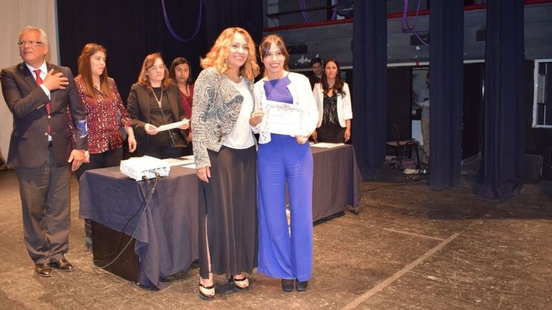 66 nuevos profesionales recibieron su título de grado