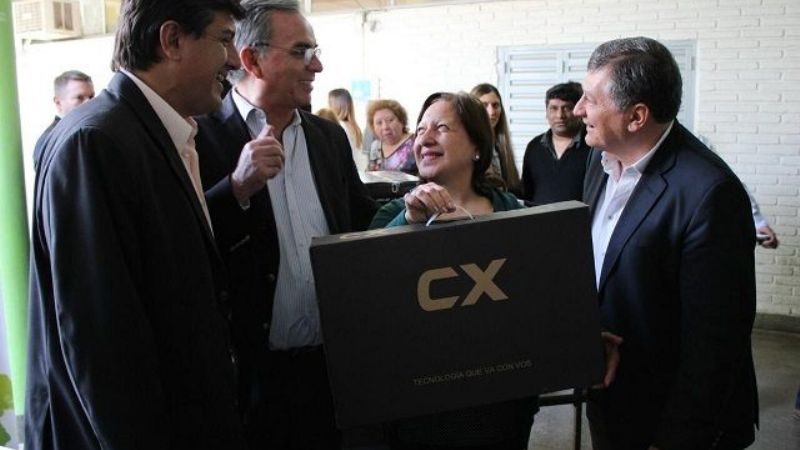 Entregan equipos informáticos a Salud