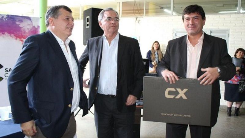 Entregan equipos informáticos a Salud