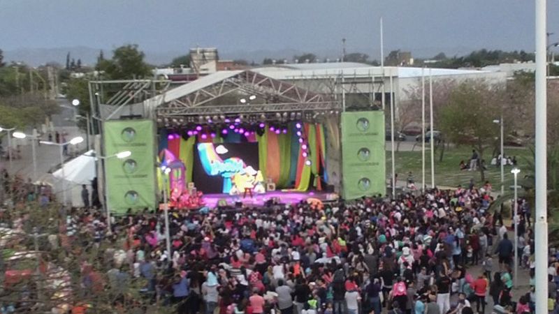 Panam deleitó a los chicos en el Parque de los Niños