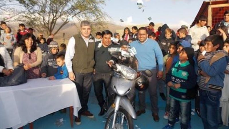 Coloridos festejos por el Día del Estudiantes en Aconquija