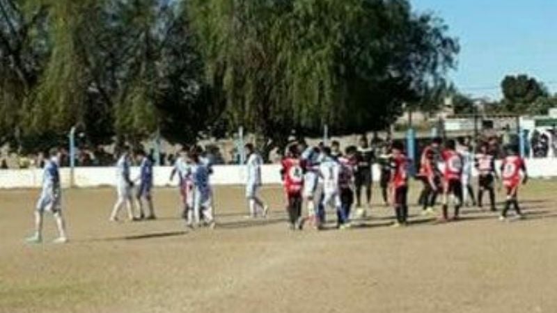 Fútbol de Liga: Empate para el clásico recreino