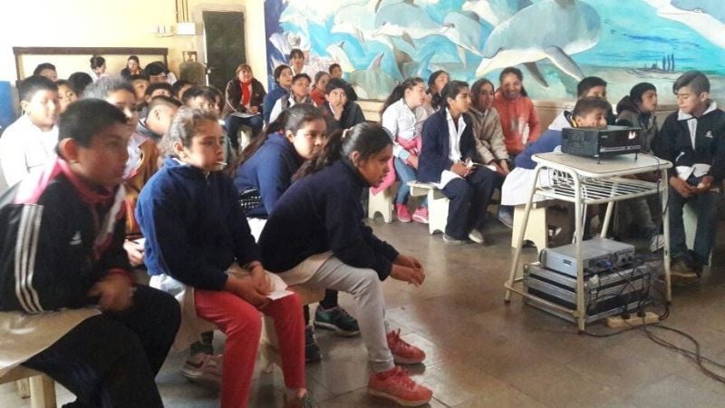 El Cine Móvil en escuelas de Andalgalá y Capital