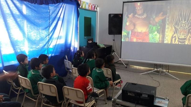 El Cine Móvil en escuelas de Andalgalá y Capital