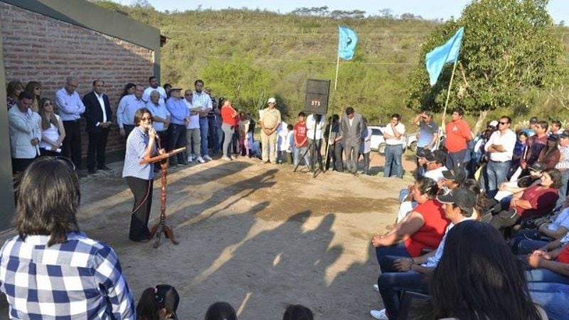 La Gobernadora entregó viviendas en La Candelaria