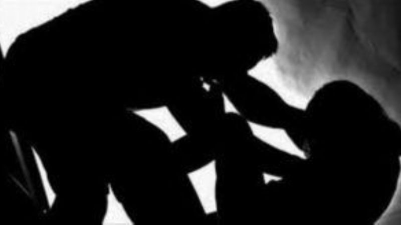 Adolescente demorado por intentar agredir a su familia