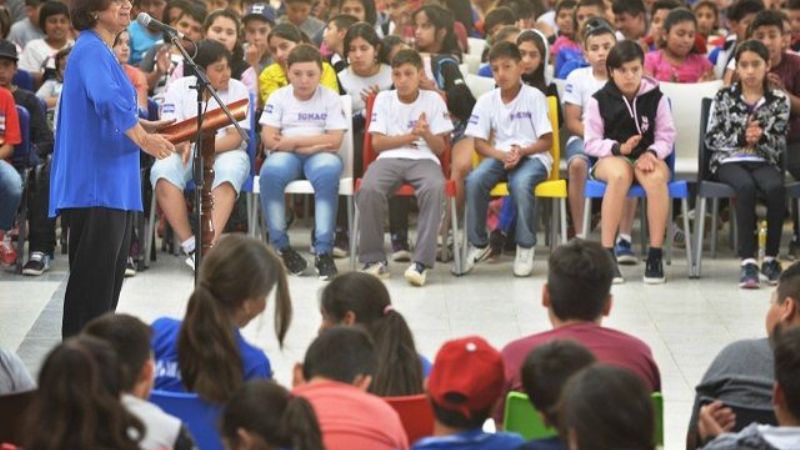 La Gobernadora inauguró una nueva temporada estival del CIIC