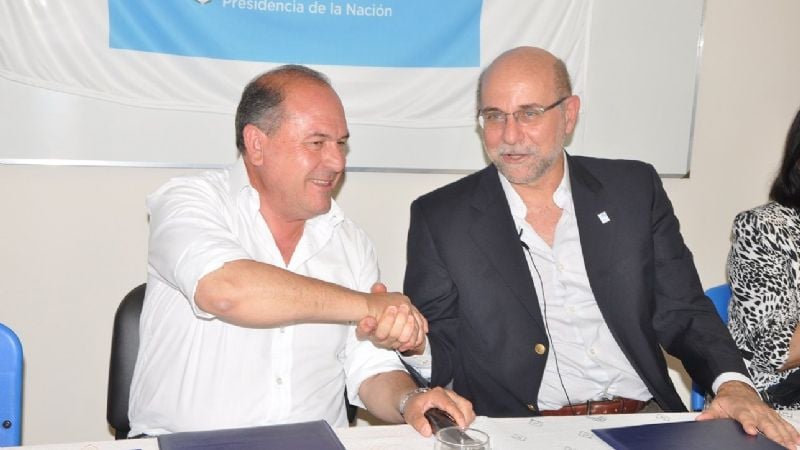 El Rector firmó un convenio con el intendente de Capayán