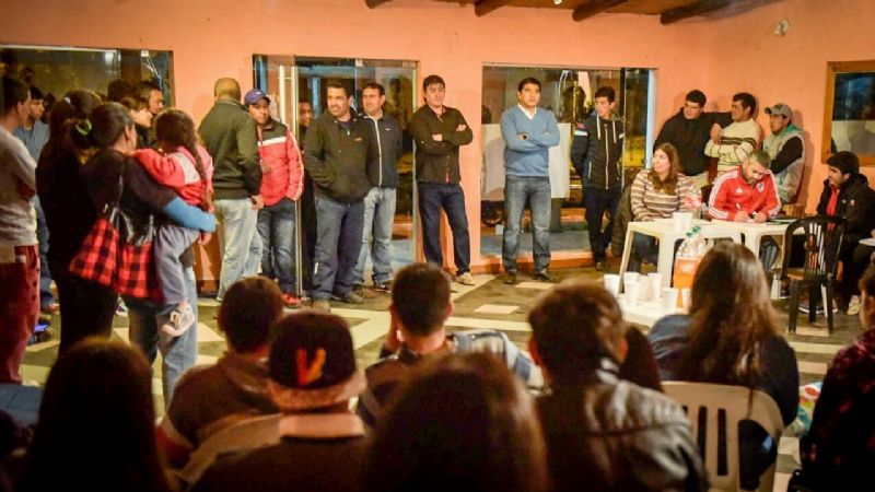 Cordero se reunió con jóvenes de Balcozna y Las Lajas