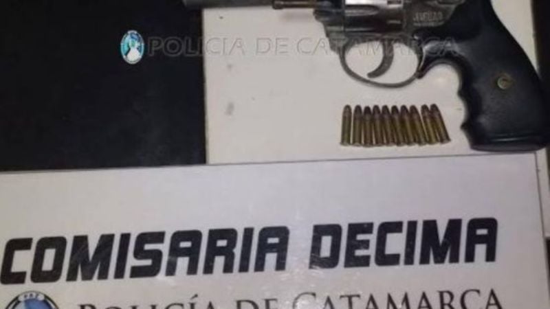 Secuestran un arma de fuego y un auto