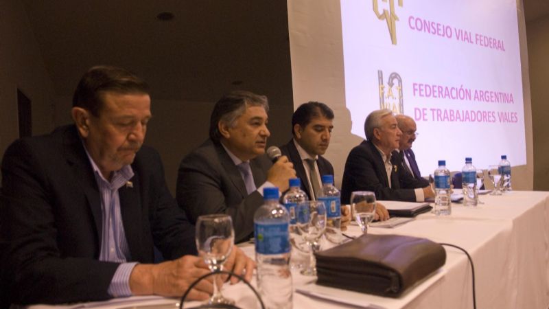 Viales coinciden en la modificación a la Ley del Impuesto a los Combustibles