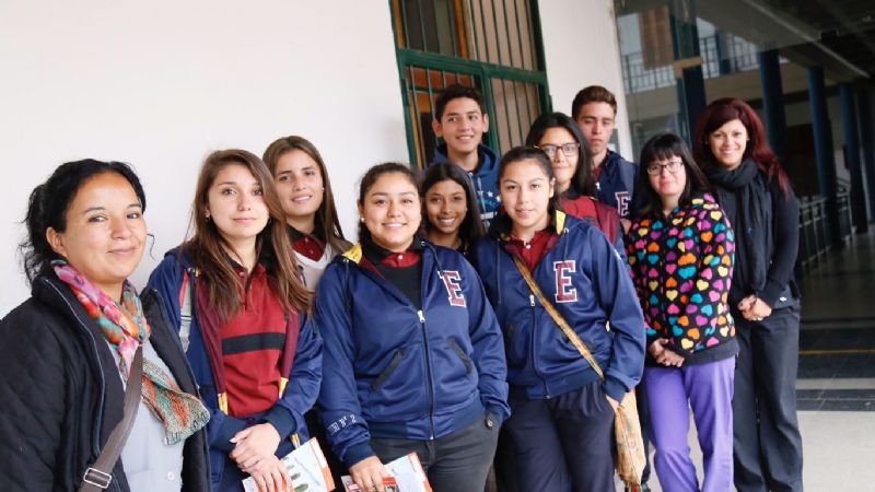 Alumnos de Valle Viejo y Capayán visitaron la UNCA