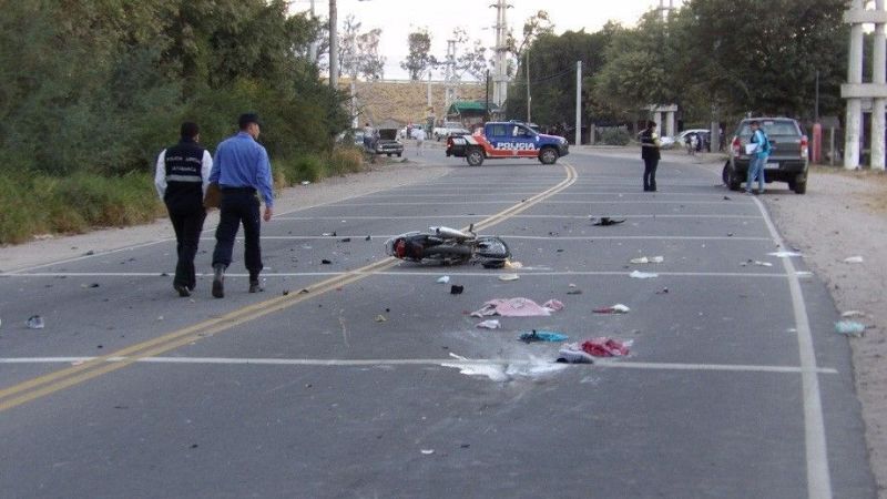 Joven se cayó de la moto y terminó herido