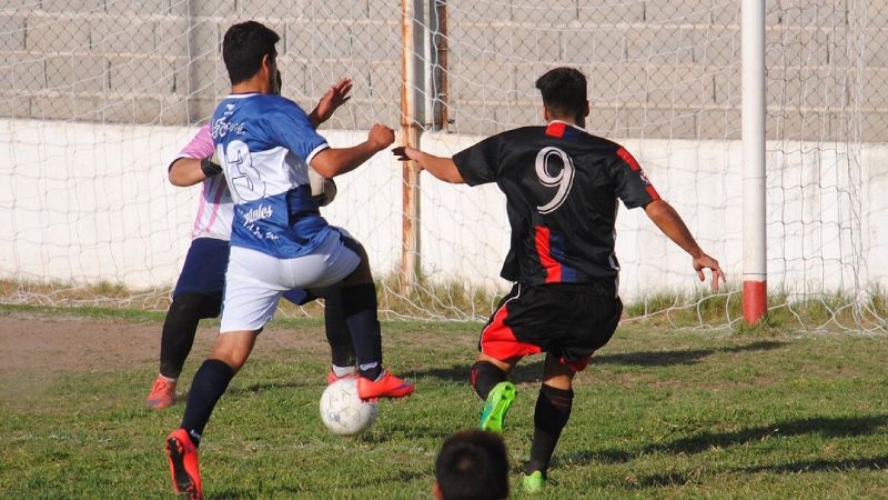 Obreros alcanzó al “Santo” en la cima del Anual