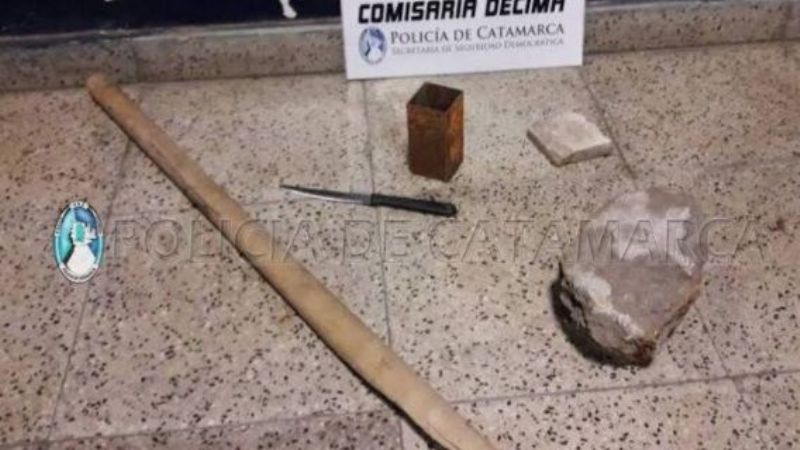 Le secuestran armas blancas