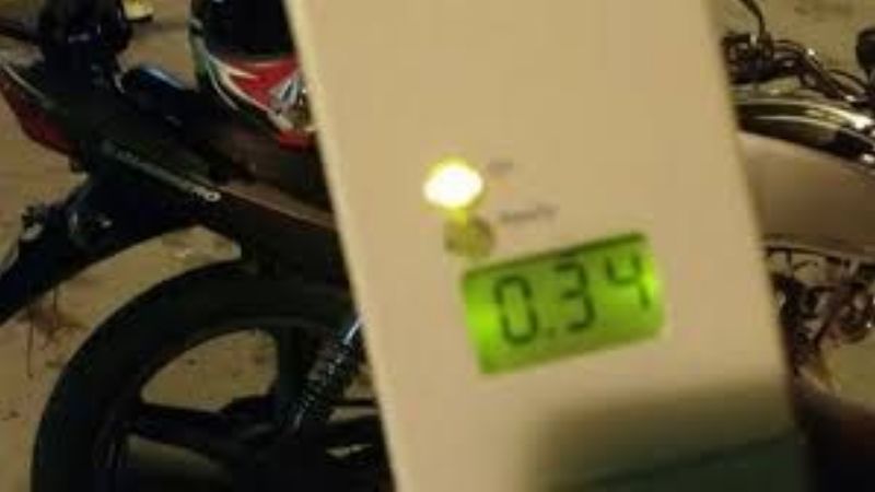Le secuestran la moto por manejar ebrio