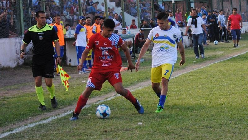 Policial no pudo con Unión, ni con el referí Calderón