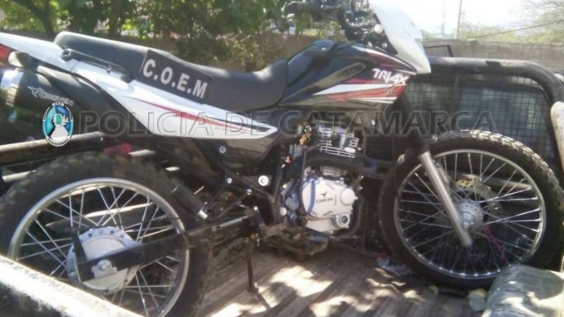 Lo persiguen, lo detienen y le secuestran la moto